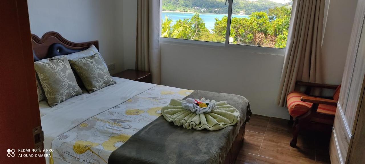 Seychelles Yellow Petals Anse Boileau Extérieur photo